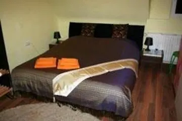 StayinColonia 2*, Colonia Alemania
