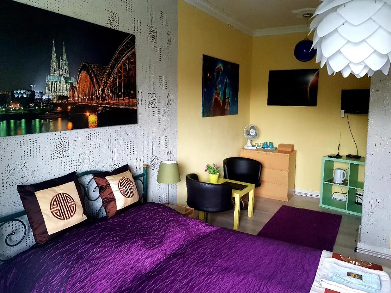 StayInKöln Bed & Breakfast